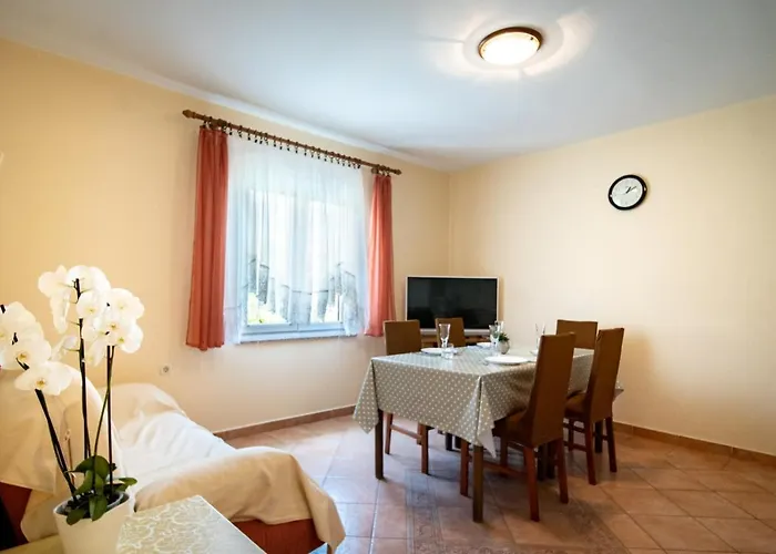 In With Balcony, Air Conditioning, Wifi, Washing Machine * Lopar