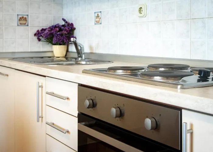 In With Balcony, Air Conditioning, Wifi, Washing Machine Lopar