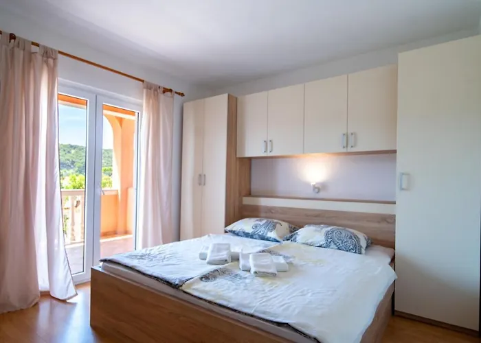 Appartamento In With Balcony, Air Conditioning, Wifi, Washing Machine Lopar