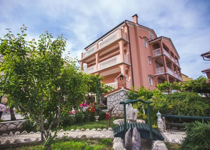 Appartamento In With Balcony, Air Conditioning, Wifi, Washing Machine *