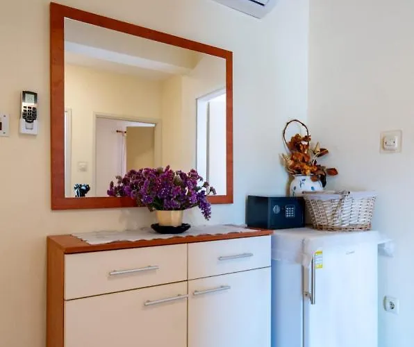 Appartamento In With Balcony, Air Conditioning, Wifi, Washing Machine *