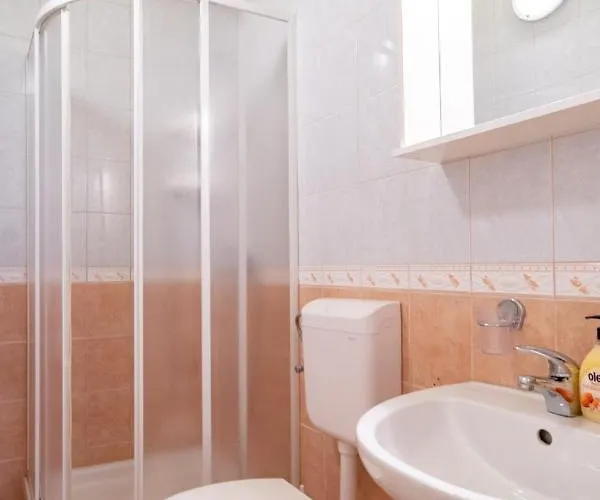 Appartamento In With Balcony, Air Conditioning, Wifi, Washing Machine Lopar