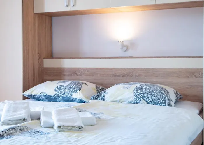 In With Balcony, Air Conditioning, Wifi, Washing Machine *