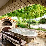 Lejlighed In With Balcony, Air Conditioning, Wifi, Washing Machine