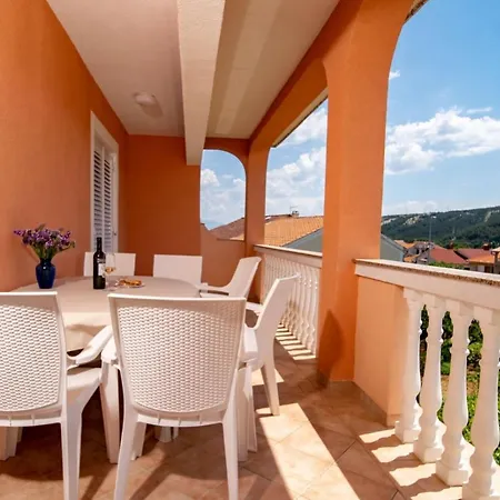 Daire In With Balcony, Air Conditioning, Wifi, Washing Machine *