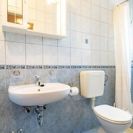 Lejlighed In With Balcony, Air Conditioning, Wifi, Washing Machine Lopar