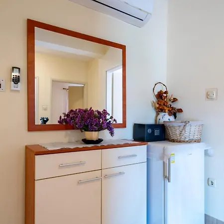 Lejlighed In With Balcony, Air Conditioning, Wifi, Washing Machine *